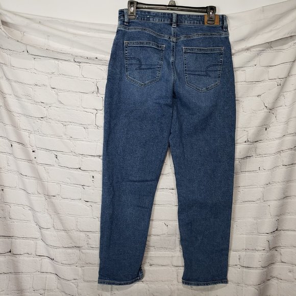AMERICAN EAGLE Relaxed Mom Jean | 8 - Picture 3 of 6